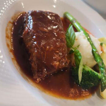 Cornetta's Restaurant & Marina - Red Wine Short ribs - Seafood Near Me - Piermont, New York Cornetta's Restaurant & Marina - Red Wine Short ribs - Seafood Near Me - Piermont, New York