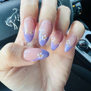 BonLierre Nail Spa - Lilac French manicure with daisies - Nail Salons Near Me - Santa Monica, California
