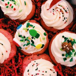 Strawberry Christmas cupcakes! Strawberry Christmas cupcakes!