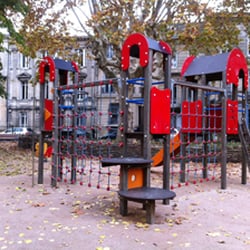 Place des Martyrs de la Résistance - Aire de jeux
