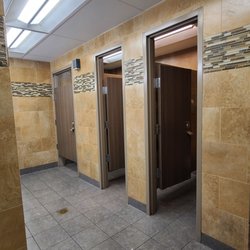 Road Ranger - Women's Restroom