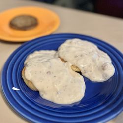 Geraldine's Kitchen - Biscuits and Gravy