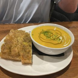 Butternut squash soup served with focaccia - outstanding! Butternut squash soup served with focaccia - outstanding!