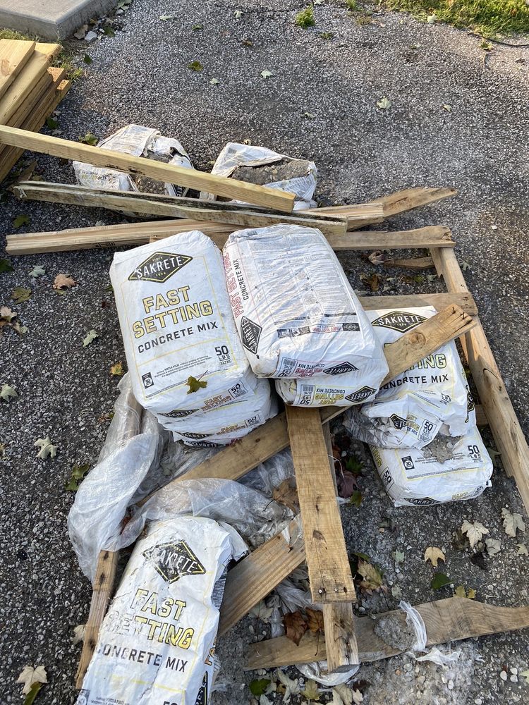 LOWE’S HOME IMPROVEMENT Updated September 2024 78 Photos & 65