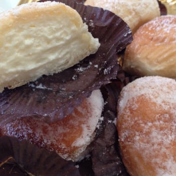 Leopoldo - Le nuvole .... - Desserts Near Me - Naples, NA