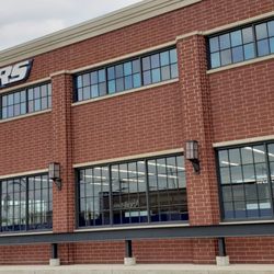 SKECHERS Warehouse Outlet