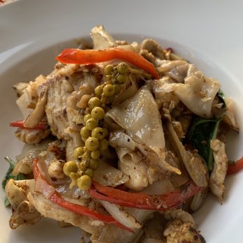 Ammata Thai Kitchen - Drunken Noodles - Thai Near Me - River Vale, New Jersey