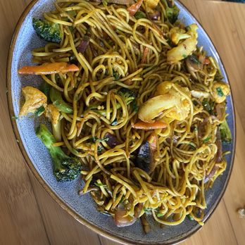 Everest Kitchen - Vegetable Chowmein (Vegan) - Himalayan/Nepalese Near Me - Albany, California