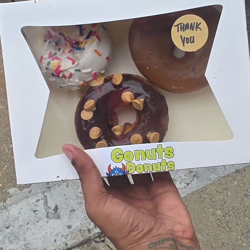 Gonuts Donuts - 3 pack donut (maple, sprinkles, chocolate/peanut butter) - Food Trucks Near Me - Chester, Maryland