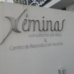 Xéminas - El cartel que se puede ver si venís caminando por oroño en sentido al norte