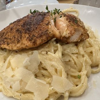 Fountain Grill - Pasta Alfredo with grilled salmon - American Near Me - Ashburn, Virginia