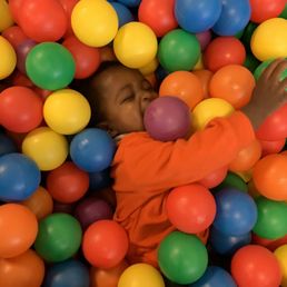 Ball pit Ball pit