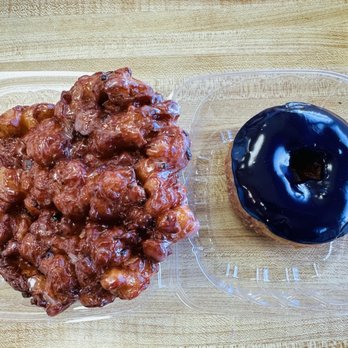 Colorado Donuts - Vegan Blueberry Fritter & a Vegan Ube Cake - Donuts Near Me - Los Angeles, California
