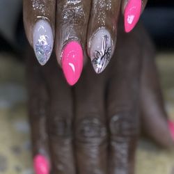 Diva-tude - Gel X nails with stamping nail art.