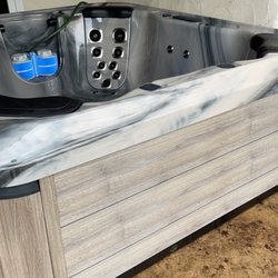 Backyard Spa & Leisure - Installing the hot tub.