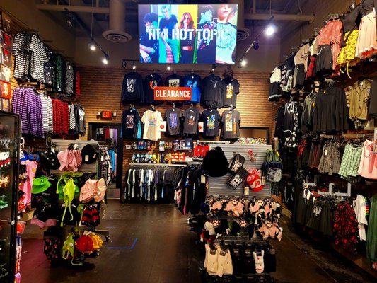 Hot Topic Number HOT TOPIC - Updated June 2026 - 23 Reviews - 251 Stonewood St, Downey ...
