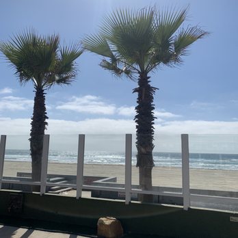 Surfer Beach Hotel - This is how close to the beach you will be. amazing! - San Diego, CA