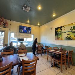 Saigon Cafe - Inside