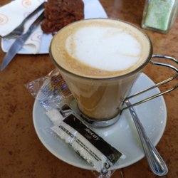 A'Vella - Café