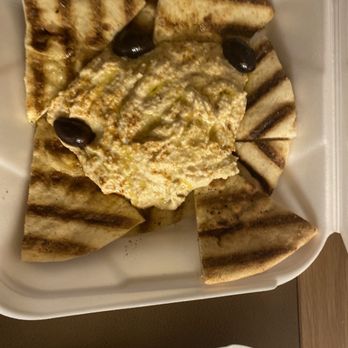 Two Sisters Pizzeria - Homemade Hummus w/ Pita Bread - Pizza Near Me - Williamsburg, Virginia