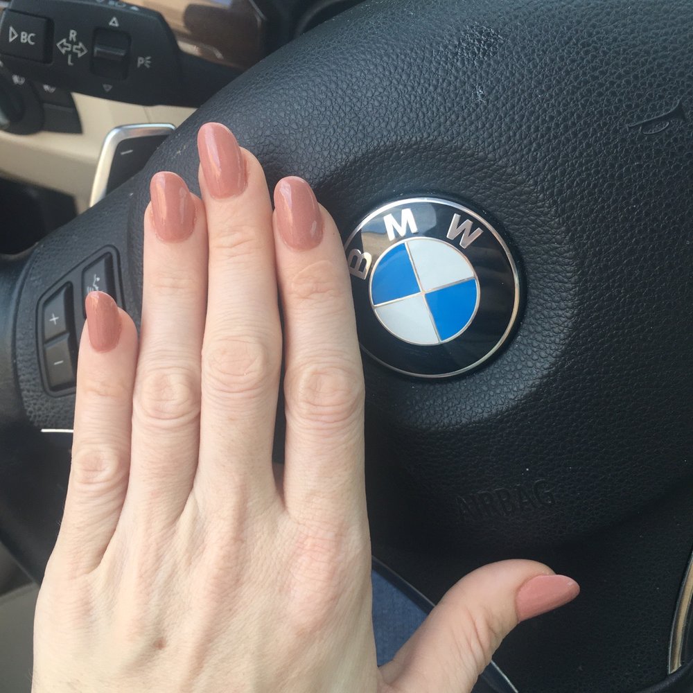 Flawlessly done natural nail dip by Yen Flawlessly done natural nail dip by Yen
