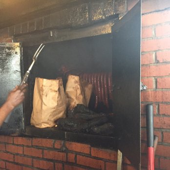 Everett & Jones - Look at the meat - Barbeque Near Me - Berkeley, California Everett & Jones - Look at the meat - Barbeque Near Me - Berkeley, California