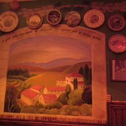 Luigi's - The decor
