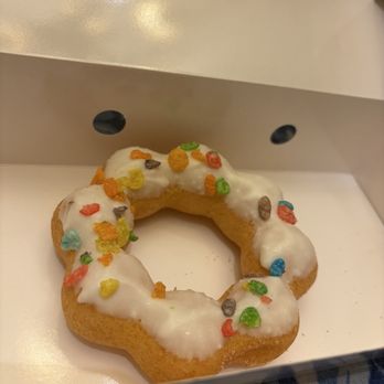 Yo Mochi Arcade and Cafe - Fruity pebbles mochi donut - Donuts Near Me - Mission Viejo, California