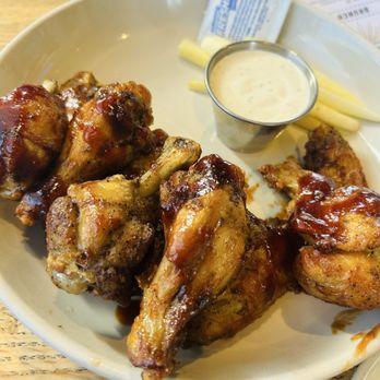 Showroom - Wings - New American Near Me - Frederick, Maryland
