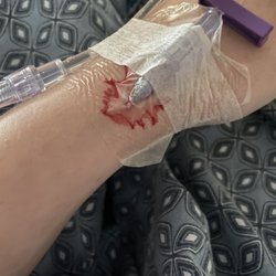 Athol Hospital - Can't even draw blood this is after her spilling it all over my jeans and shirt