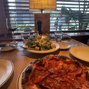 Laurel Grill - Cesar Salad and Pepperoni Pizza - American Near Me - Culver City, California