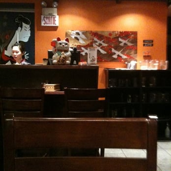 Sumo Ramen - Restaurant counter - Ramen Near Me - Montreal, Quebec Sumo Ramen - Restaurant counter - Ramen Near Me - Montreal, Quebec