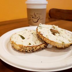 Great bagels, good coffee!