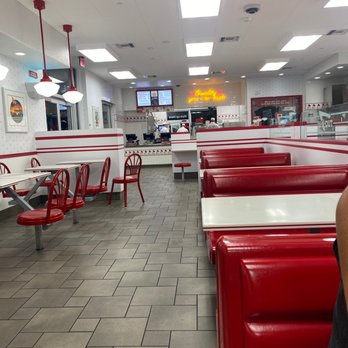 In-N-Out Burger - Interior - Fast Food Near Me - Henderson, Nevada
