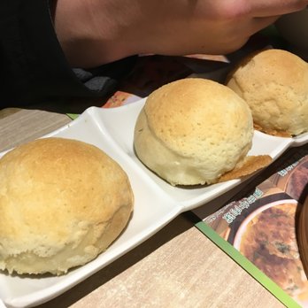 添好運 - Baked BBQ Buns - Dim Sum Near Me - Hong Kong, HK