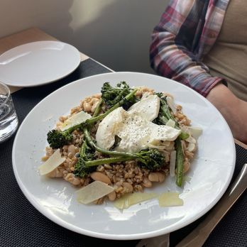 Fifth Frame Brewing - Faro, burrata and broccolini - Breweries Near Me - Irondequoit, New York