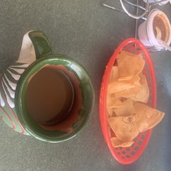 La Casita del Sabor - Café de olla con totopos de entrada