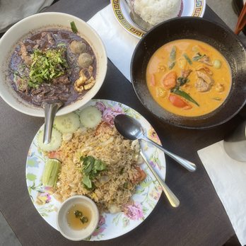 Pye Boat Noodle - Crab Meat Fried Rice Boat Noodle with Beef - Thai Near Me - Astoria, New York Pye Boat Noodle - Crab Meat Fried Rice Boat Noodle with Beef - Thai Near Me - Astoria, New York