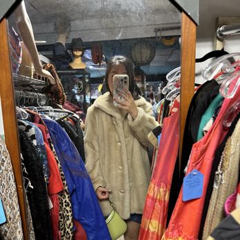 MOON ZOOOM - Updated December 2025 - 142 Photos & 212 Reviews