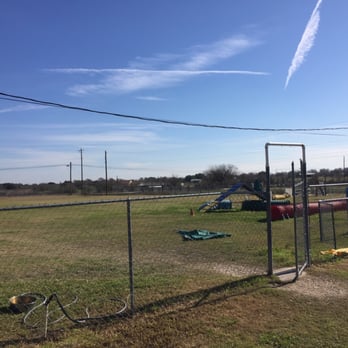 Canine Headquarters - Pet Sitting Near Me - Hutto, Texas Canine Headquarters - Pet Sitting Near Me - Hutto, Texas
