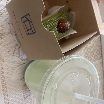 Stonemill Matcha - Matcha Chesnut Roll Cake and Matcha Latte - Cafes Near Me - San Francisco, California