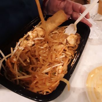 White Elephant - Pad Thai with Chicken - Thai Near Me - Anaheim, California White Elephant - Pad Thai with Chicken - Thai Near Me - Anaheim, California
