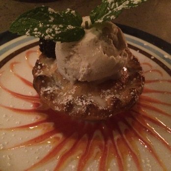 Moonshadows - Fuji apple pie with Tahitian vanilla ice cream - Seafood Near Me - Malibu, California Moonshadows - Fuji apple pie with Tahitian vanilla ice cream - Seafood Near Me - Malibu, California