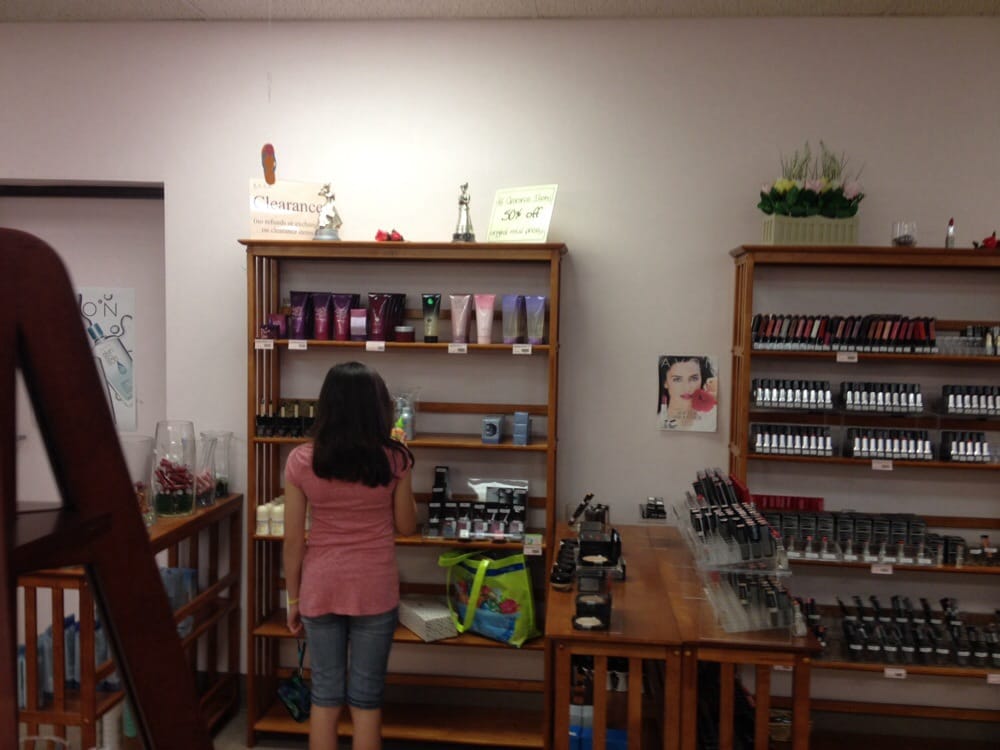 BARBARA’S TULSA BEAUTY Updated May 2024 Tulsa, Oklahoma Cosmetics