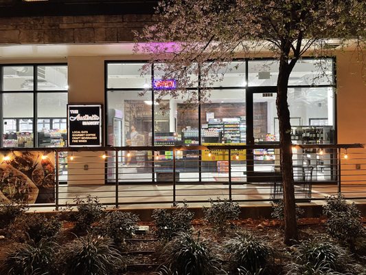 The Austinite Market - Harmon Ave by null