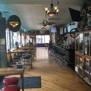 Bodega Brew Pub - plenty of room - Brewpubs Near Me - La Crosse, Wisconsin