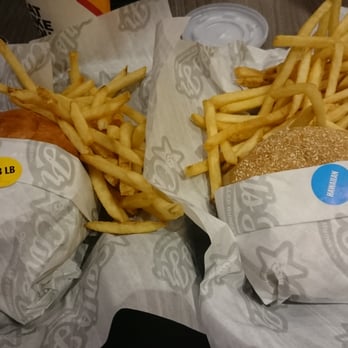 Carl's Jr - Burgers Near Me - Bateau Bay, NSW