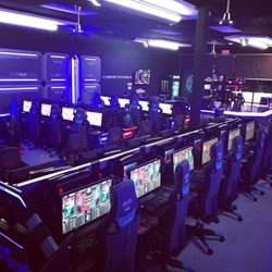 Pure Esports - 50 gaming stations; PC, XBOX, Nintendo, Streaming station