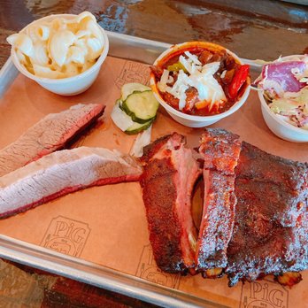 Pig In a Pickle - Beef Brisket Chili, Mac and Cheese, Coleslaw, Beef brisket, baby back ribs - Barbeque Near Me - Corte Madera, California Pig In a Pickle - Beef Brisket Chili, Mac and Cheese, Coleslaw, Beef brisket, baby back ribs - Barbeque Near Me - Corte Madera, California