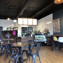 Common Soil Juicery - Inside